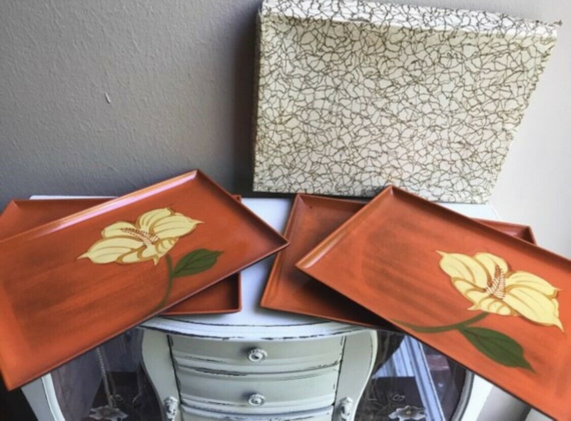 Vintage Lacquerware Tray Set of 4 with Original Box