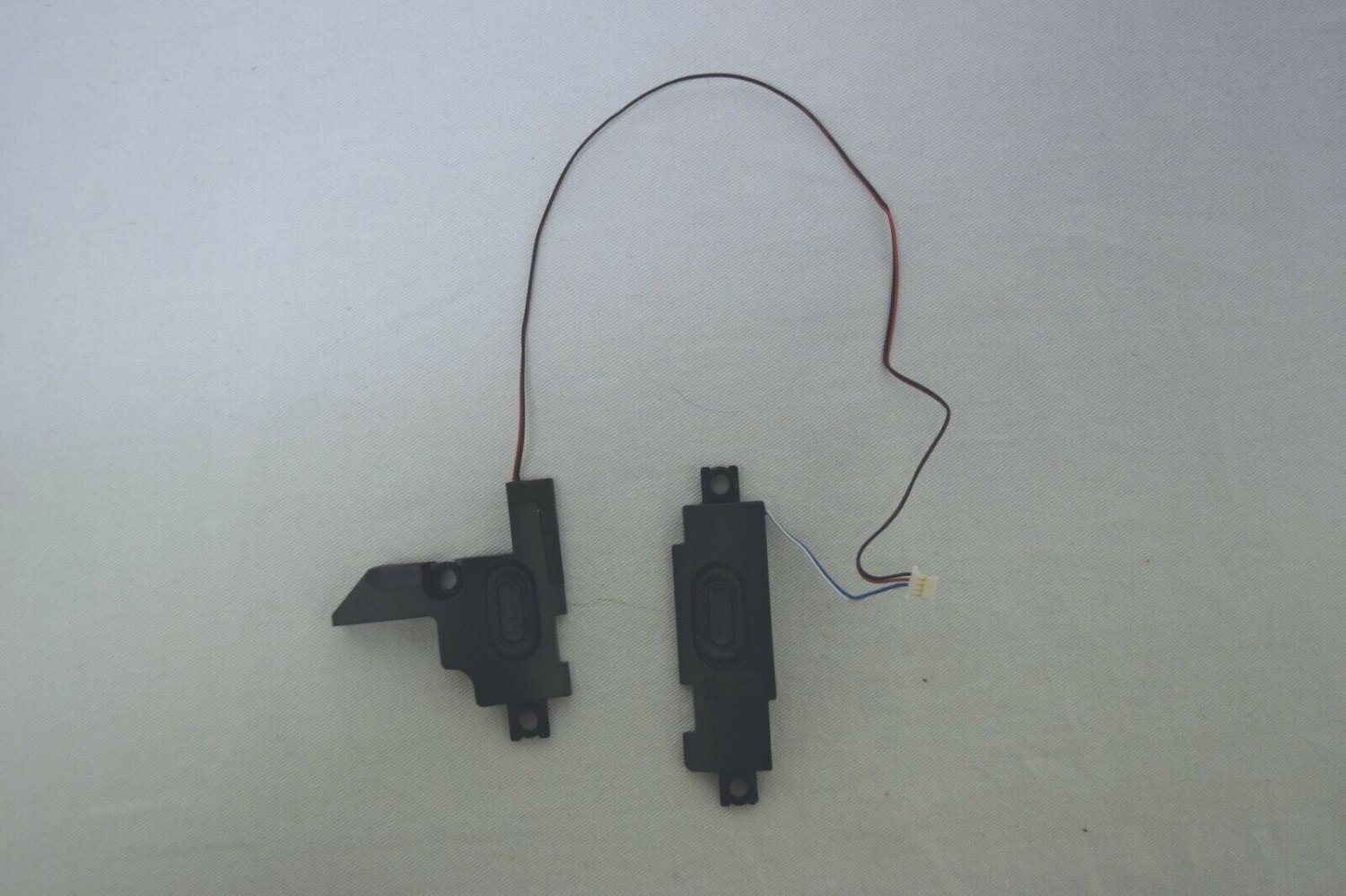 HP Notebook 15-BA083NR Left and Right Speakers, 813965-001