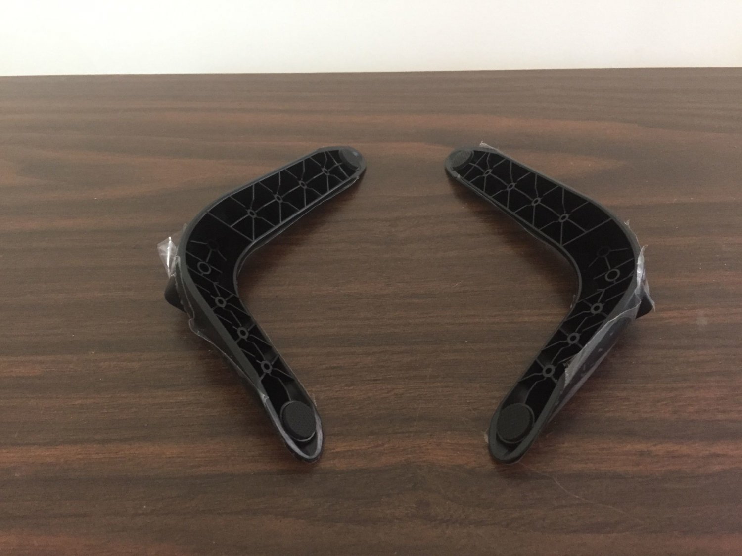 Stand Base Legs 710832C2N00010 FROM SCEPTRE X325BVFSRC LED TV