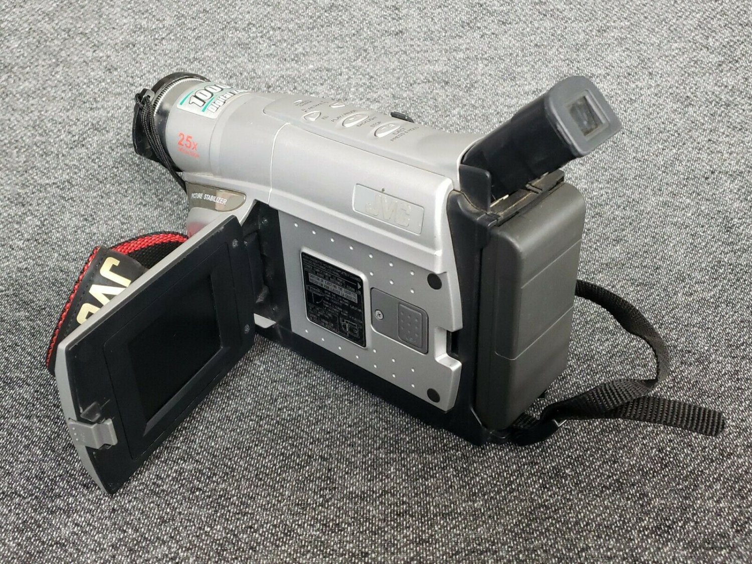 JVC GRSXM37U Super VHSC Camcorder Night Low Light Technology 600x Digital Zoom