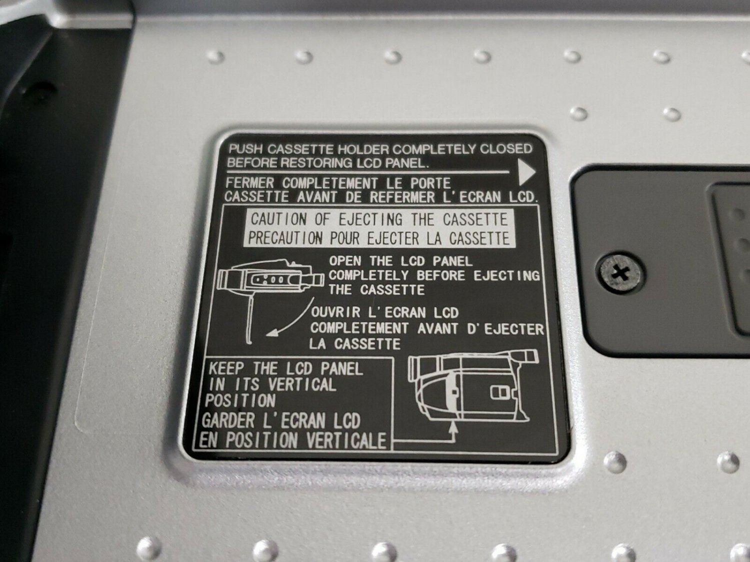 JVC GRSXM37U Super VHSC Camcorder Night Low Light Technology 600x Digital Zoom