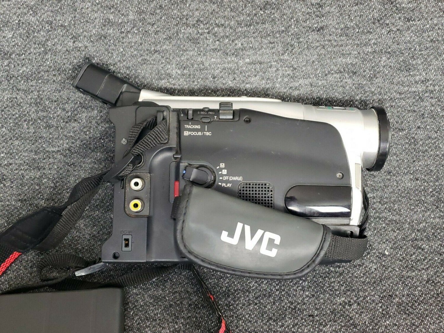 JVC GRSXM37U Super VHSC Camcorder Night Low Light Technology 600x Digital Zoom