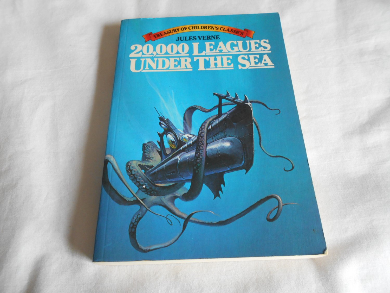 20,000 Leagues Under the Sea Jules Verne (1983) (B14) Treasury of ...