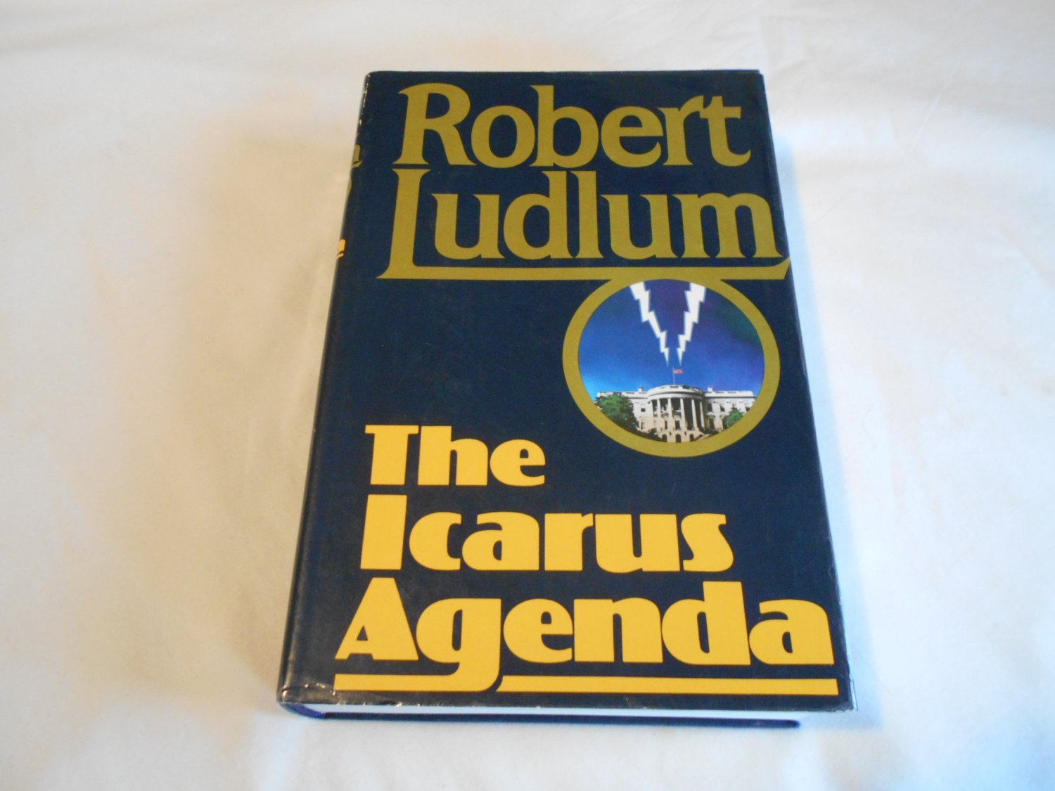 The Icarus Agenda by Robert Ludlum (1988) (B16) Spy Thriller