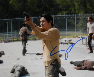 Stephen Yuen Signed Glenn Walking Dead 8x10 Photo