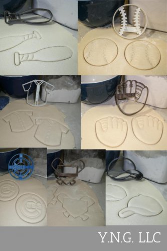 CHICAGO CUBS MLB TEAM C LOGO BASEBALL MITT CAP BAT COOKIE CUTTER USA PR1270