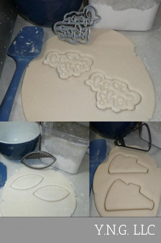 QUARTERBACK OR CHEER CAPTAIN GENDER REVEAL HE OR SHE COOKIE CUTTER USA PR1259
