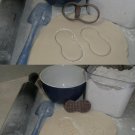 PEANUT OUTLINE SHAPE AND DETAILED STAMP EMBOSSER MOVIE COOKIE CUTTER USA PR1253