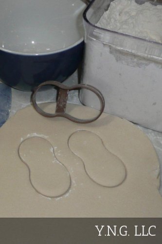PEANUT OUTLINE GROUNDNUT MONKEY BUTTER NUT MOVIE FILM COOKIE CUTTER USA PR2690