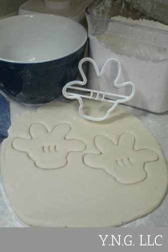 MICKEY MOUSE GLOVE DISNEY COOKIE CUTTER CAKE FONDANT SPECIAL OCCASION USA PR471
