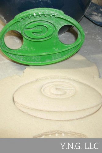 GREEN BAY PACKER FOOTBALL COOKIE CUTTER CAKE FONDANT SPECIAL OCCASION USA PR480