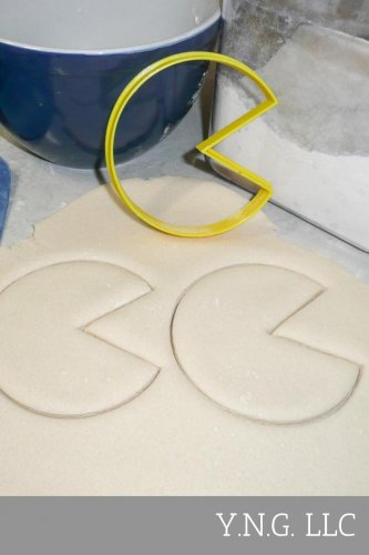 PACMAN PAC MAN VIDEO GAME CHARACTER COOKIE CUTTER FONDANT BAKING TOOL USA PR495