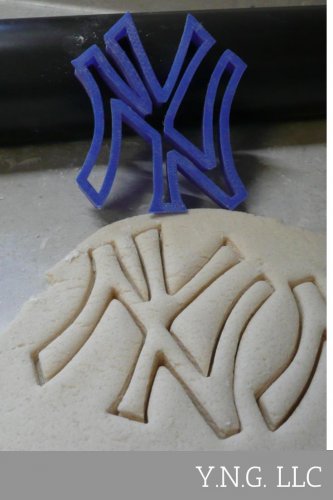NEW YORK YANKEES SPORTS BASEBALL COOKIE CUTTER FONDANT BAKING TOOL USA PR497