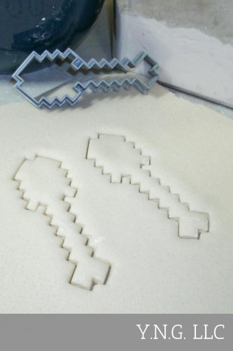 BLOCK ADVENTURE VIDEO GAME SHOVEL SHAPE BAKING TOOL COOKIE CUTTER USA PR515