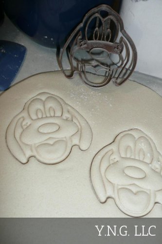 PLUTO THE PUP CARTOON DOG MICKEY MOUSE PET COOKIE CUTTER USA PR2889
