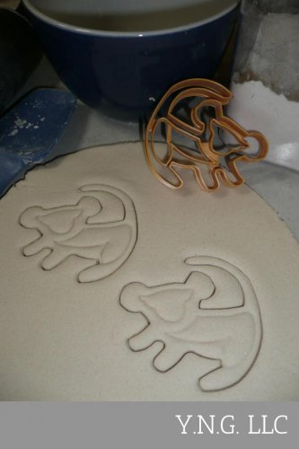 SIMBA CAVE PAINTING CUB FROM THE LION KING MOVIE COOKIE CUTTER USA PR2891