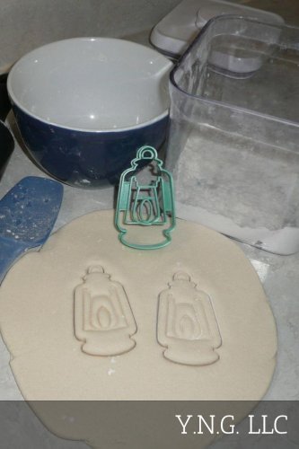 LANTERN CAMP NATURE CAMPING LIGHT OUTDOORS PORTABLE COOKIE CUTTER USA PR2898