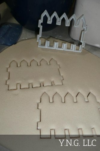 FENCE PANEL WOODEN PICKET FENCING HOME GARDEN COOKIE CUTTER USA PR2960