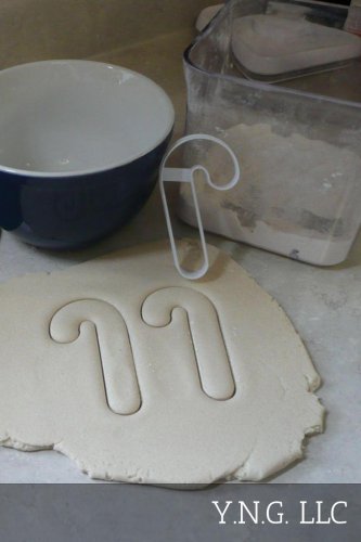 CANDY CANE SHAPE OUTLINE STICK CHRISTMAS HOLIDAY RED COOKIE CUTTER USA PR2935