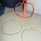 PUMPKIN OUTLINE FALL AUTUMN HARVEST FRUIT SQUASH COOKIE CUTTER USA PR2939