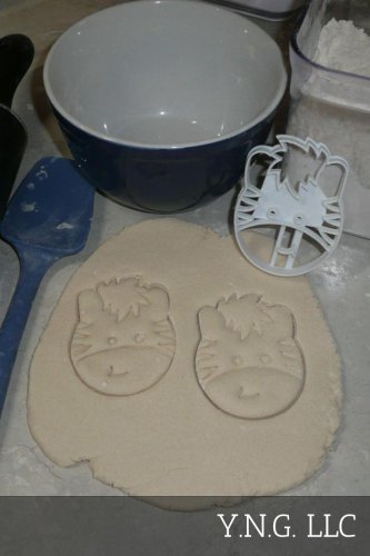 ZEBRA DETAILED FACE HEAD ZOO ANIMAL SAFARI BLACK AND COOKIE CUTTER USA PR2626