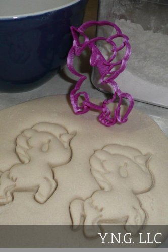 UNICORN FULL BODY LEGENDARY CREATURE ANIMAL BEAST LARGE COOKIE CUTTER USA PR2382