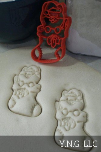 CAT IN STOCKING CHRISTMAS HOLIDAY KITTY KITTEN ANIMAL COOKIE CUTTER USA PR2369