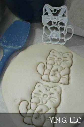 JAPANESE MANEKI NEKO LUCKY CAT PAW GOOD LUCK CALICO COOKIE CUTTER USA PR2327