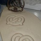 PRETZEL BAKED BREAD DOUGH TWISTED KNOT LOOP SOFT HARD COOKIE CUTTER USA PR2159