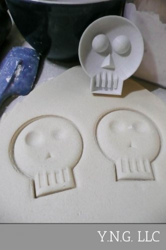 Skull Detailed Round Eyes Triangle Nose Day Of The Dead Cookie Cutter USA PR2141