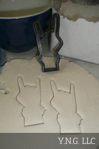 ROCK ON SIGN HAND SYMBOL GESTURE MUSIC SONG BAND COOKIE CUTTER USA PR2036