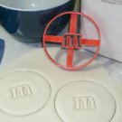 M&M MILK CHOCOLATE FILLED CANDY COATED ROUND CANDY COOKIE CUTTER USA PR2029