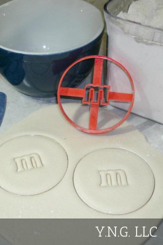 M&M MILK CHOCOLATE FILLED CANDY COATED ROUND CANDY COOKIE CUTTER USA PR2029