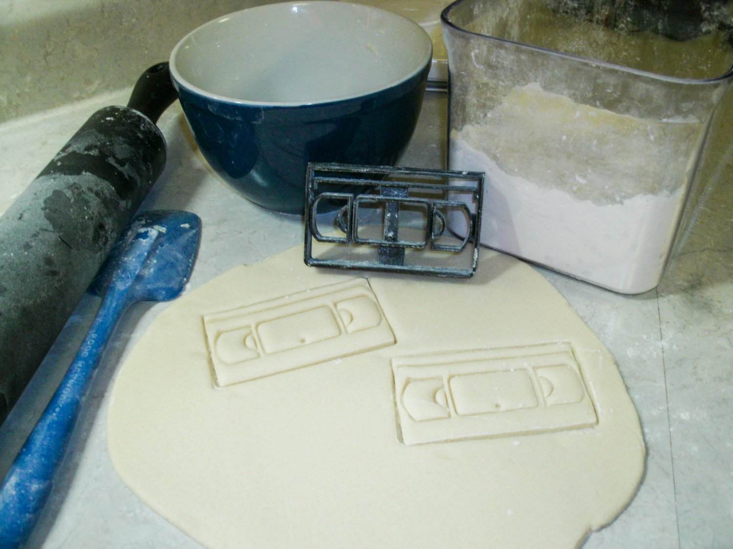 VHS VIDEO TAPE CASSETTE VCR SPECIAL OCCASION BAKING COOKIE CUTTER USA