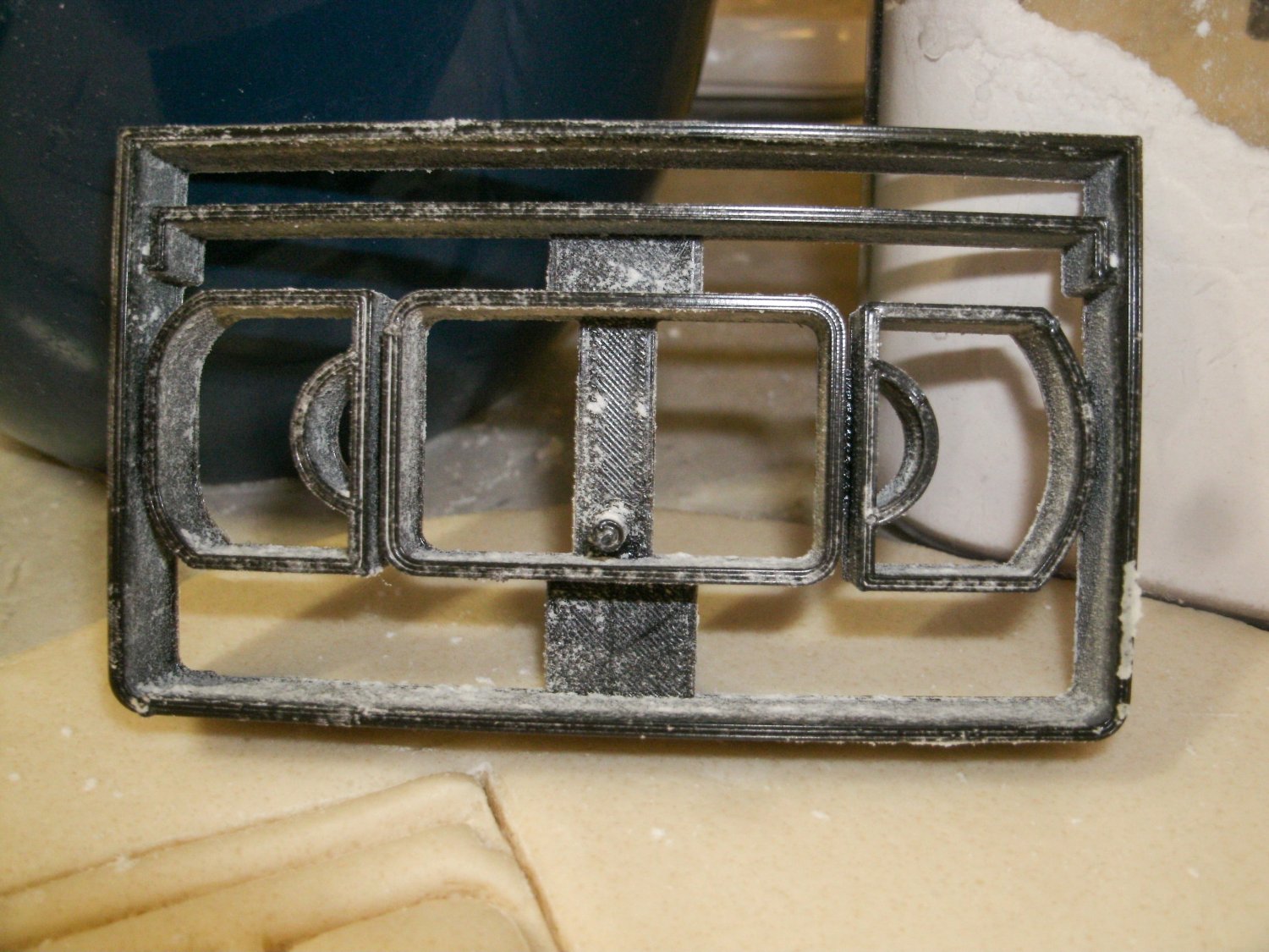 VHS VIDEO TAPE CASSETTE VCR SPECIAL OCCASION BAKING COOKIE CUTTER USA