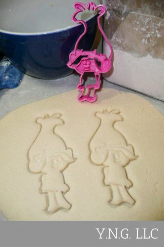 POPPY SINGING PRINCESS TROLLS KIDS MOVIE CHARACTER COOKIE CUTTER TOOL USA PR2001