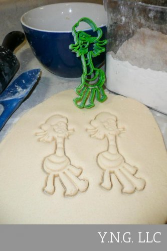 COOPER TALL FUZZY TROLLS KIDS MOVIE CHARACTER COOKIE CUTTER TOOL USA PR2000