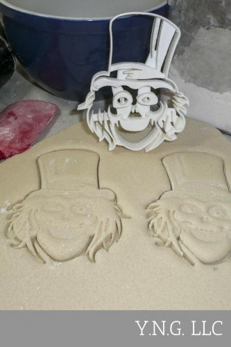 HATBOX GHOST FROM THE HAUNTED MANSION FANTASY MYSTERY COOKIE CUTTER USA PR958