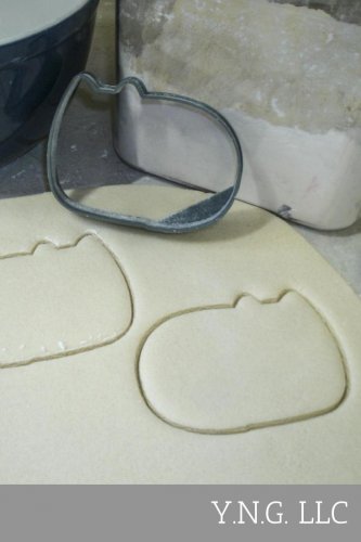 Cat Laying Down Cartoon Character Cookie Cutter Baking Tool Made In USA PR921