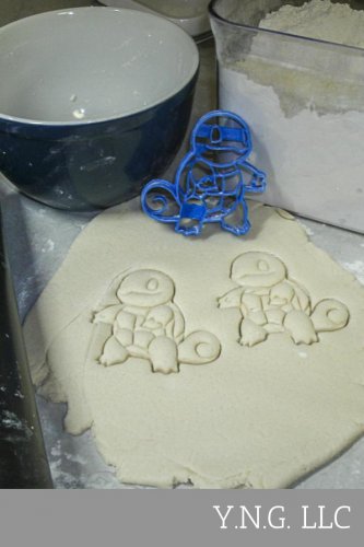SQUIRTLE WATER TYPE POKEMON BLUE TURTLE SPECIAL OCCASION COOKIE CUTTER USA PR872