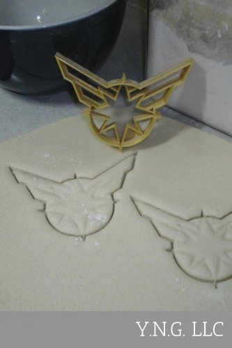 CAPTAIN MARVEL SUPERHEROES LOGO COMIC BOOK CHARACTERS COOKIE CUTTER USA PR846