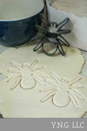 SPIDER EIGHT LEGS ARACHNID INSECT HALLOWEEN SPIDERMAN COOKIE CUTTER USA PR829