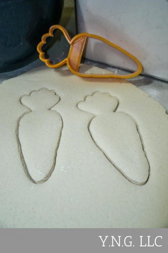 CARROT ROOT VEGETABLE HEALTH FOOD VITAMIN A RABBIT COOKIE CUTTER USA PR823