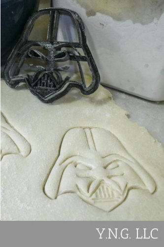 DARTH VADER STAR WARS CHARACTER SPECIAL OCCASION FONDANT COOKIE CUTTER USA PR99L