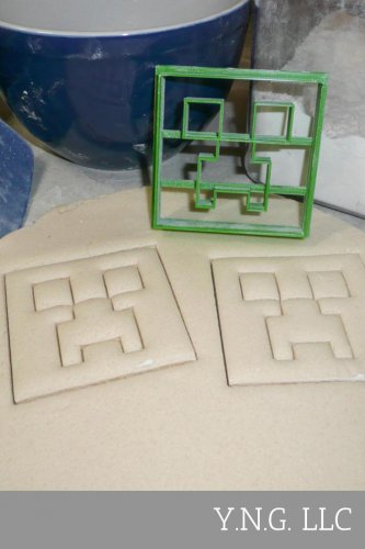BLOCK ADVENTURE VIDEO GAME MONSTER FACE BAKING TOOL COOKIE CUTTER USA PR518