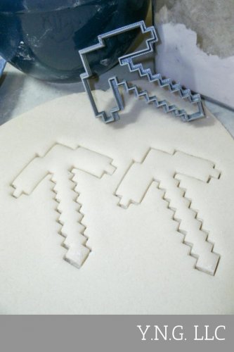 BLOCK ADVENTURE VIDEO GAME PICKAXE SHAPE BAKING TOOL COOKIE CUTTER USA PR521