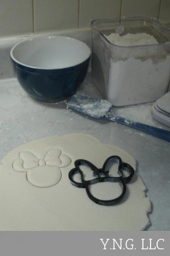 MINNIE MOUSE HEAD CARTOON DISNEY CHARACTER COOKIE CUTTER BAKING TOOL USA PR530S