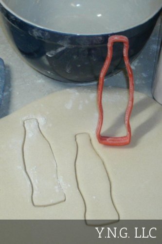 COKE BOTTLE POP SODA VINTAGE COOKIE CUTTER USA PR631
