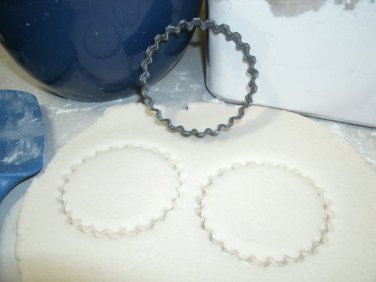 BOTTLE TOP CAP SODA POP COLA BEVERAGE BOTTLE COOKIE CUTTER FONDANT USA PR628