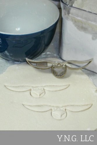 GOLDEN SNITCH HARRY POTTER QUIDDITCH BALL WIZARD BROOMSTICKS COOKIE CUTTER PR661
